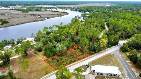 Photo of 711 Ryan Dr, Carrabelle, FL 32322 (MLS # 324670)