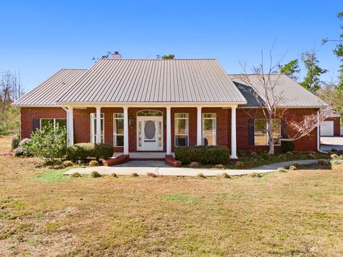 Photo of 211 Highland Dr, Wewahitchka, FL 32465 (MLS # 325079)