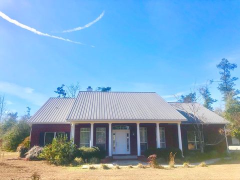 Photo of 211 Highland Dr, Wewahitchka, FL 32465 (MLS # 325079)