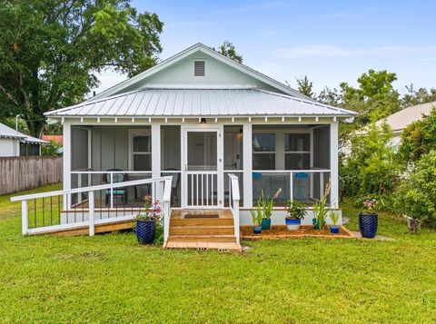 Photo of 509 8th St, Port Saint Joe, FL 32456 (MLS # 322116)