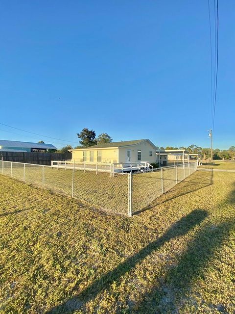 Photo of 7512 Alabama Ave, Port Saint Joe, FL 32456 (MLS # 324512)