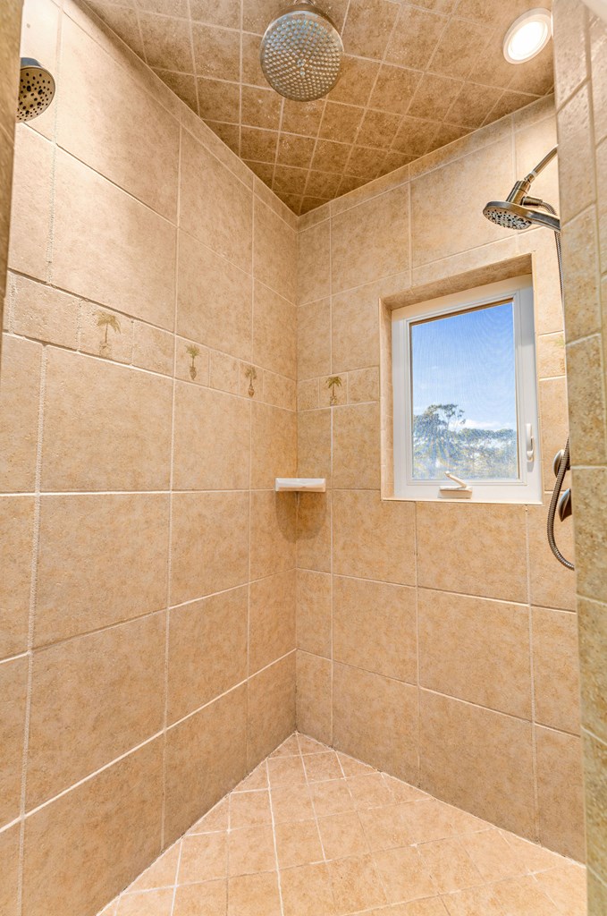 St. George Island, Florida, 32328, United States, 4 Bedrooms Bedrooms, ,5 BathroomsBathrooms,Residential,Active,1761692