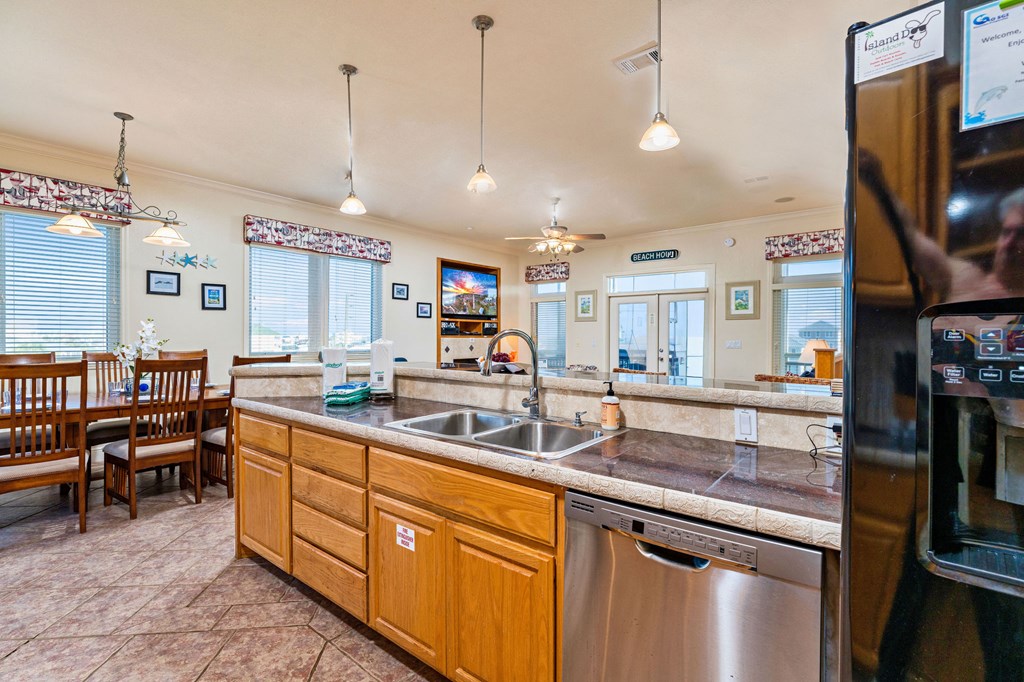 St. George Island, Florida, 32328, United States, 4 Bedrooms Bedrooms, ,5 BathroomsBathrooms,Residential,Active,1761692