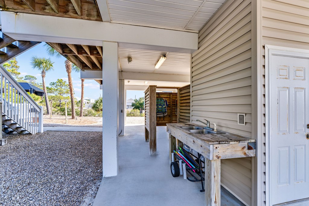 St. George Island, Florida, 32328, United States, 4 Bedrooms Bedrooms, ,5 BathroomsBathrooms,Residential,Active,1761692