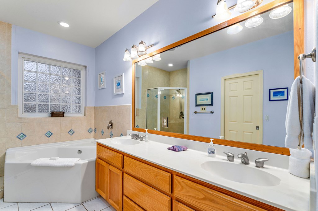 St. George Island, Florida, 32328, United States, 4 Bedrooms Bedrooms, ,5 BathroomsBathrooms,Residential,Active,1761692