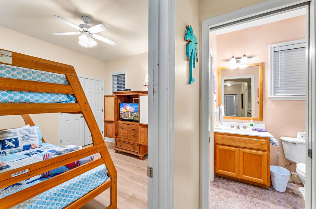 St. George Island, Florida, 32328, United States, 4 Bedrooms Bedrooms, ,5 BathroomsBathrooms,Residential,Active,1761692