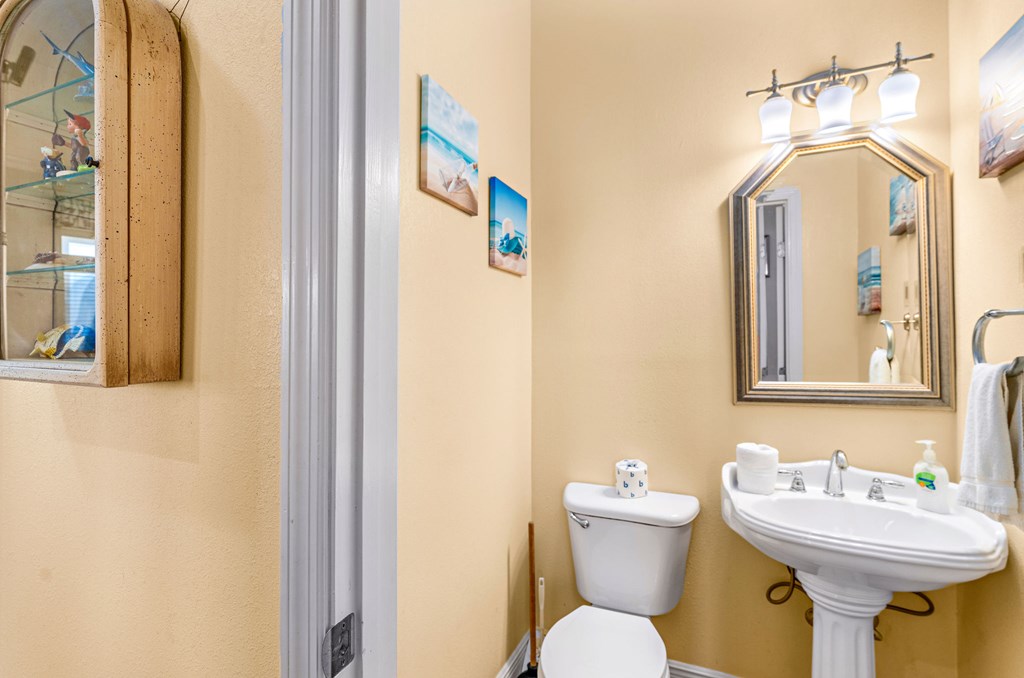 St. George Island, Florida, 32328, United States, 4 Bedrooms Bedrooms, ,5 BathroomsBathrooms,Residential,Active,1761692