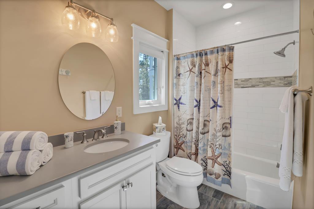 NEW and MOTIVATED seller! 2019 custom-built home on a rare one acre ho – image 41