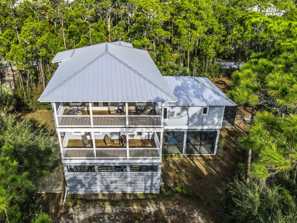 NEW and MOTIVATED seller! 2019 custom-built home on a rare one acre ho – image 59