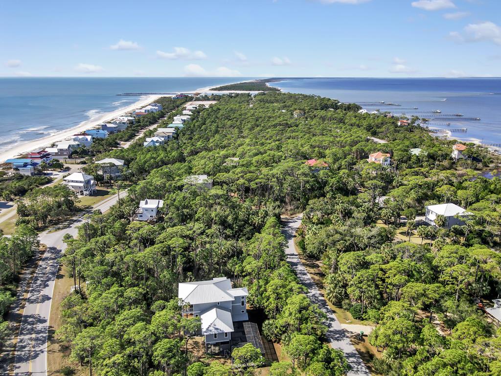 NEW and MOTIVATED seller! 2019 custom-built home on a rare one acre ho – image 65