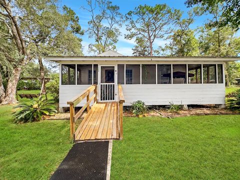 Photo of 340 S Squirrel Ave, Wewahitchka, FL 32465 (MLS # 324253)