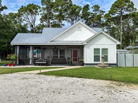 Photo of 242 15th St, Apalachicola, FL 32320 (MLS # 322683)