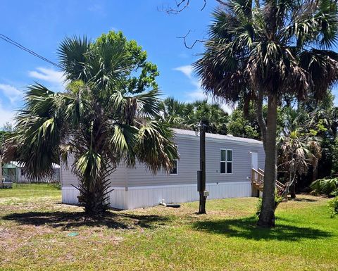 Photo of 468 Ling St, Port Saint Joe, FL 32456 (MLS # 322102)