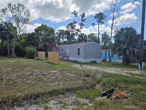 Photo of 468 Ling St, Port Saint Joe, FL 32456 (MLS # 322102)