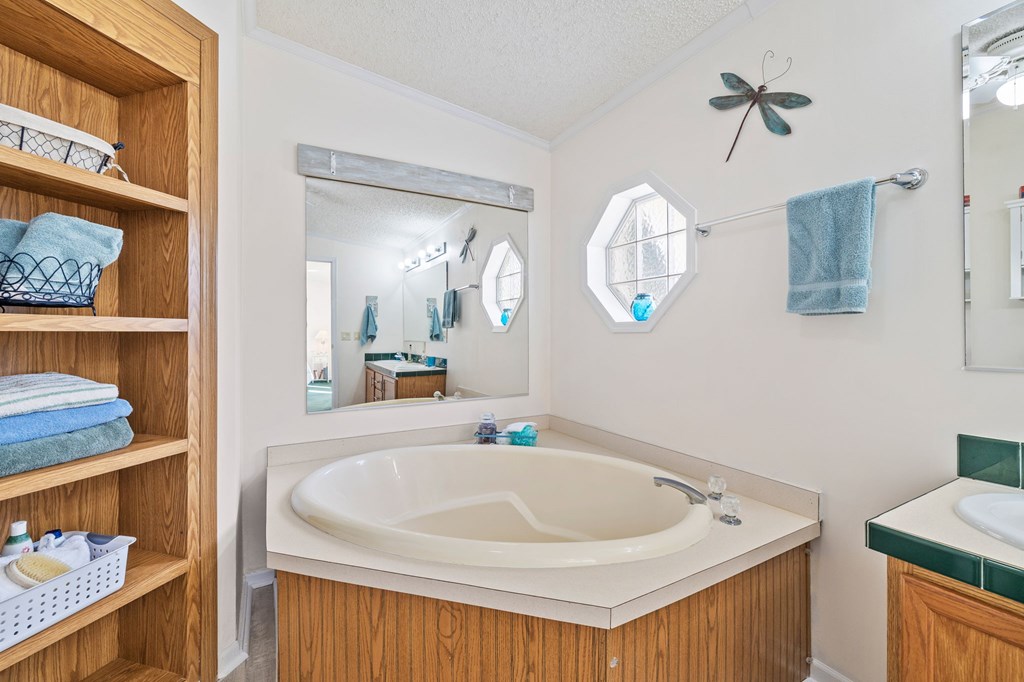 Eastpoint, Florida 32328, United States, 3 Bedrooms Bedrooms, ,2 BathroomsBathrooms,Residential,Active,2045