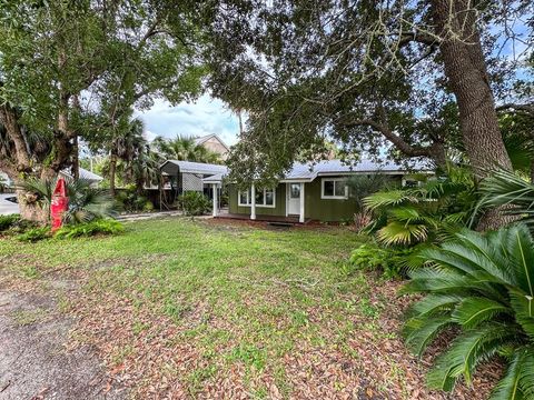 Photo of 222 1/2 Ave D, Apalachicola, FL 32320 (MLS # 325006)