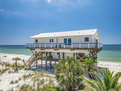 Photo of 914 Gulf Shore Dr, Carrabelle, FL 32322 (MLS # 328369)