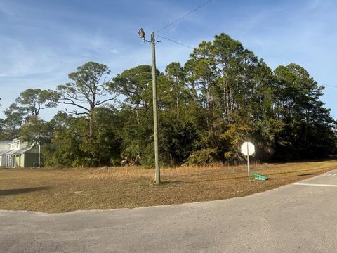 Photo of 191 14th St, Apalachicola, FL 32320 (MLS # 324676)