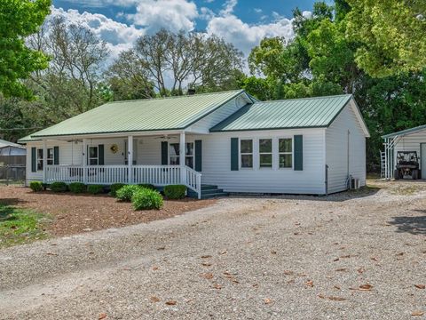 Photo of 202 Old Ferry Dock Rd, Eastpoint, FL 32328 (MLS # 328197)