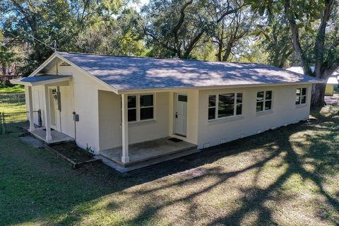 Photo of 11 Shadow Ln, Apalachicola, FL 32320 (MLS # 324699)