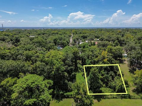 Photo of 254 8th St, Apalachicola, FL 32320 (MLS # 322694)
