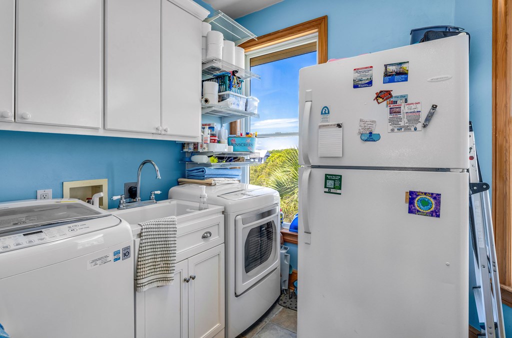 1536 Seaside Dr, St. George Island, FL, 32328, US, 6 Bedrooms Bedrooms, ,5 BathroomsBathrooms,Residential,Active,1536 Seaside Dr,1667392