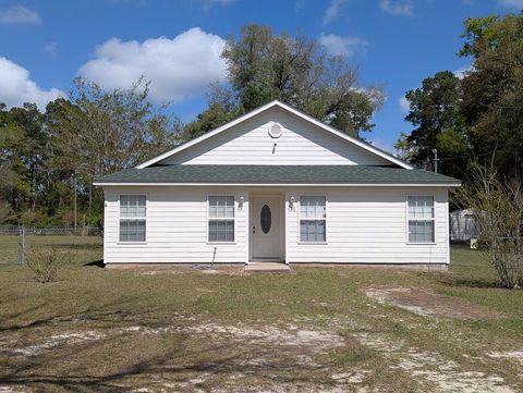 Photo of 70 Jason St, Crawfordville, FL 32327 (MLS # 327873)