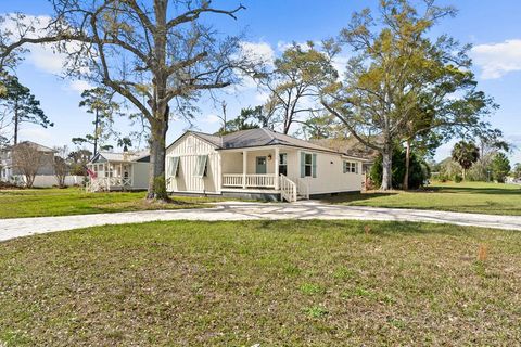 Photo of 209 16th St, Port Saint Joe, FL 32456 (MLS # 327678)
