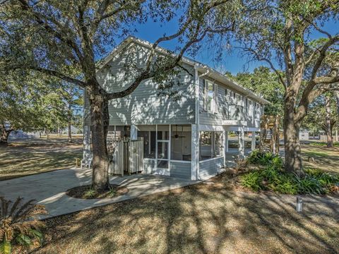 Photo of 140 Craig St, Carrabelle, FL 32322 (MLS # 325043)