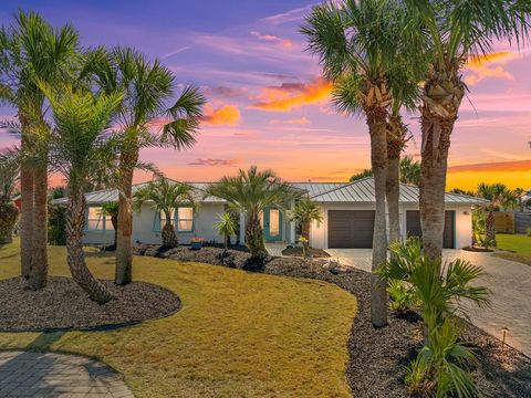 Photo of 408 7th St, Mexico Beach, FL 32456 (MLS # 327734)