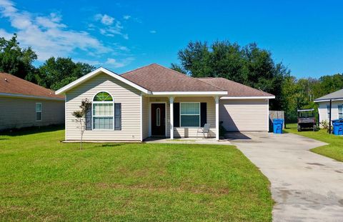 Photo of 261 Abby Dr, Wewahitchka, FL 32465 (MLS # 324135)