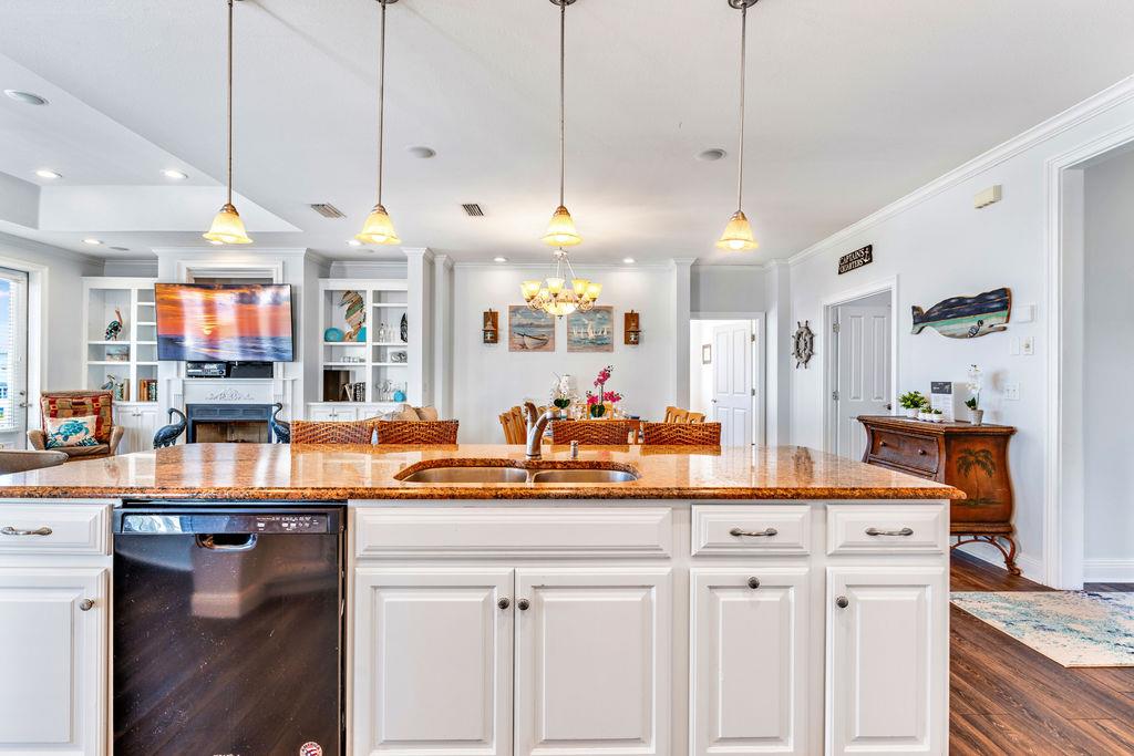 St. George Island, Florida 32328, United States, 5 Bedrooms Bedrooms, ,5 BathroomsBathrooms,Residential,Active,70481