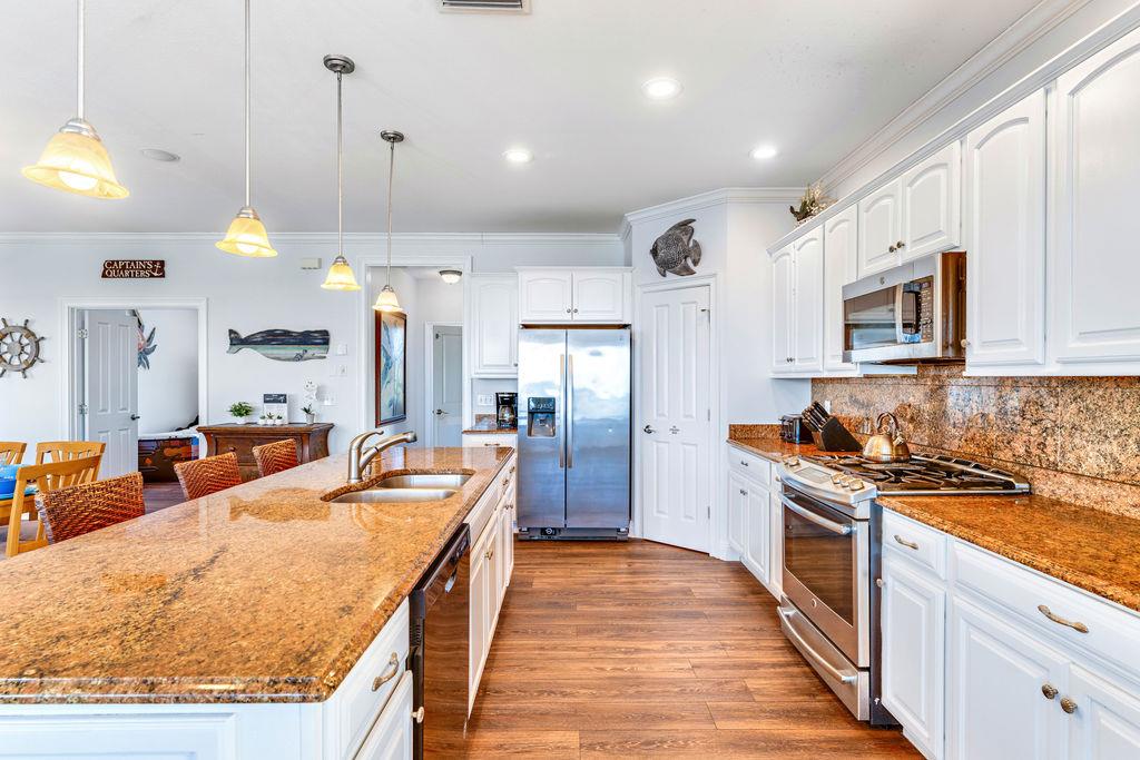 St. George Island, Florida 32328, United States, 5 Bedrooms Bedrooms, ,5 BathroomsBathrooms,Residential,Active,70481