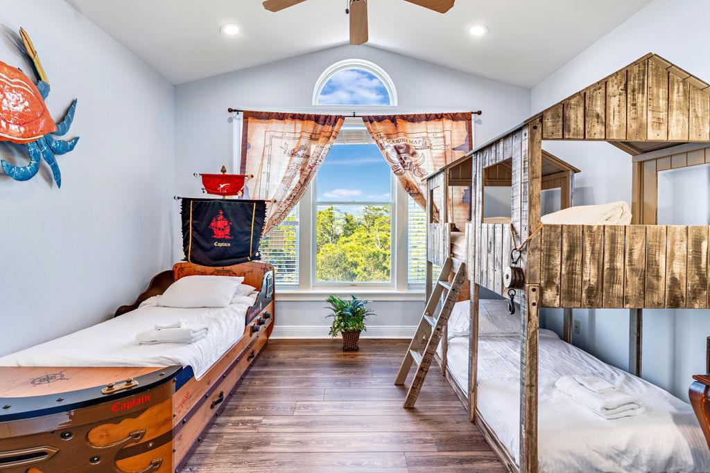 St. George Island, Florida 32328, United States, 5 Bedrooms Bedrooms, ,5 BathroomsBathrooms,Residential,Active,70481