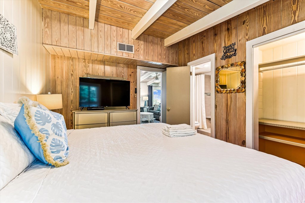 St. George Island, Florida, 32328, United States, 5 Bedrooms Bedrooms, ,4 BathroomsBathrooms,Residential,Active,2013134