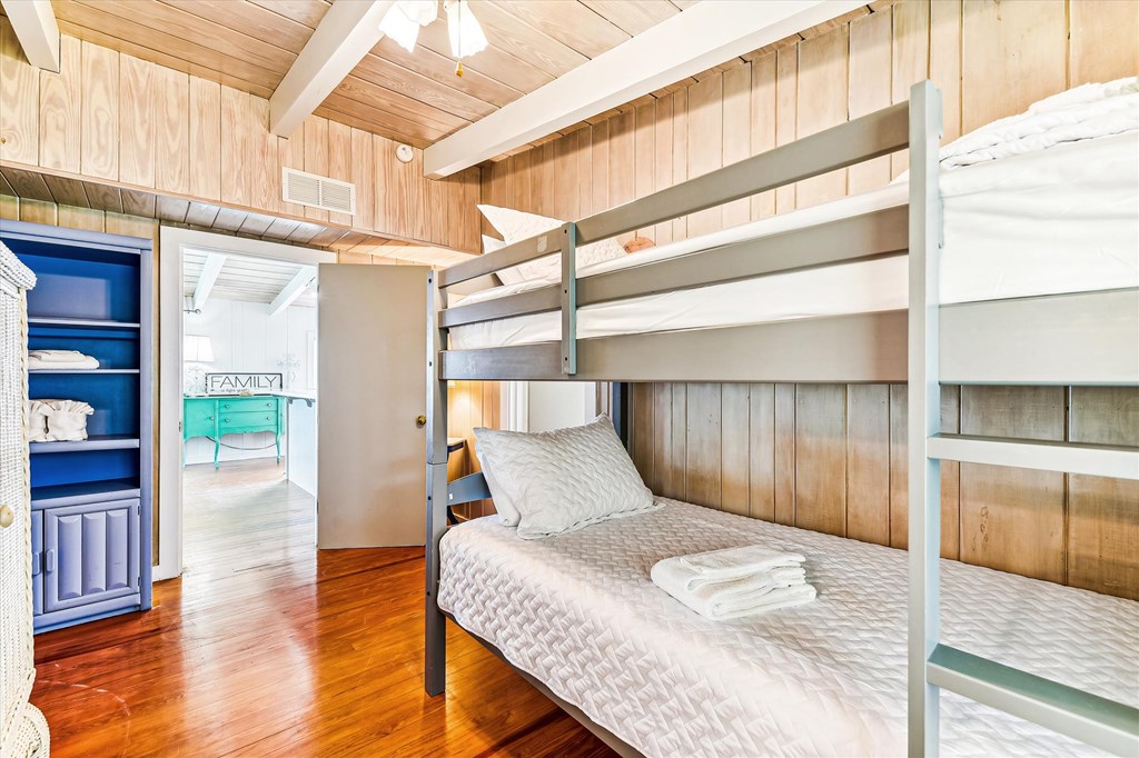 St. George Island, Florida, 32328, United States, 5 Bedrooms Bedrooms, ,4 BathroomsBathrooms,Residential,Active,2013134