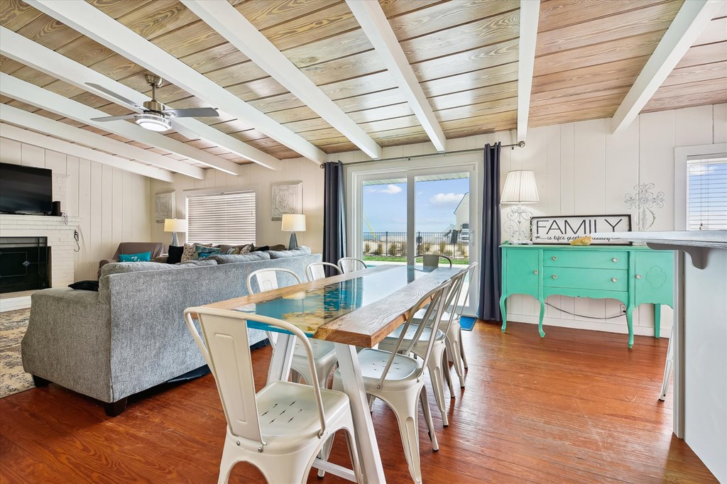 St. George Island, Florida, 32328, United States, 5 Bedrooms Bedrooms, ,4 BathroomsBathrooms,Residential,Active,2013134