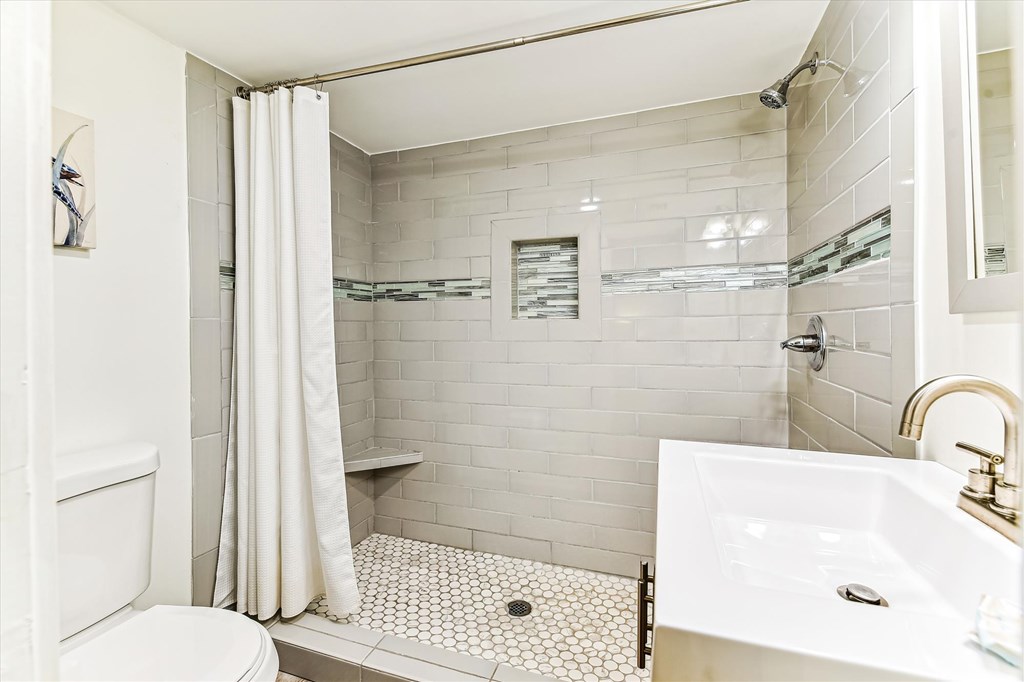 St. George Island, Florida, 32328, United States, 5 Bedrooms Bedrooms, ,4 BathroomsBathrooms,Residential,Active,2013134