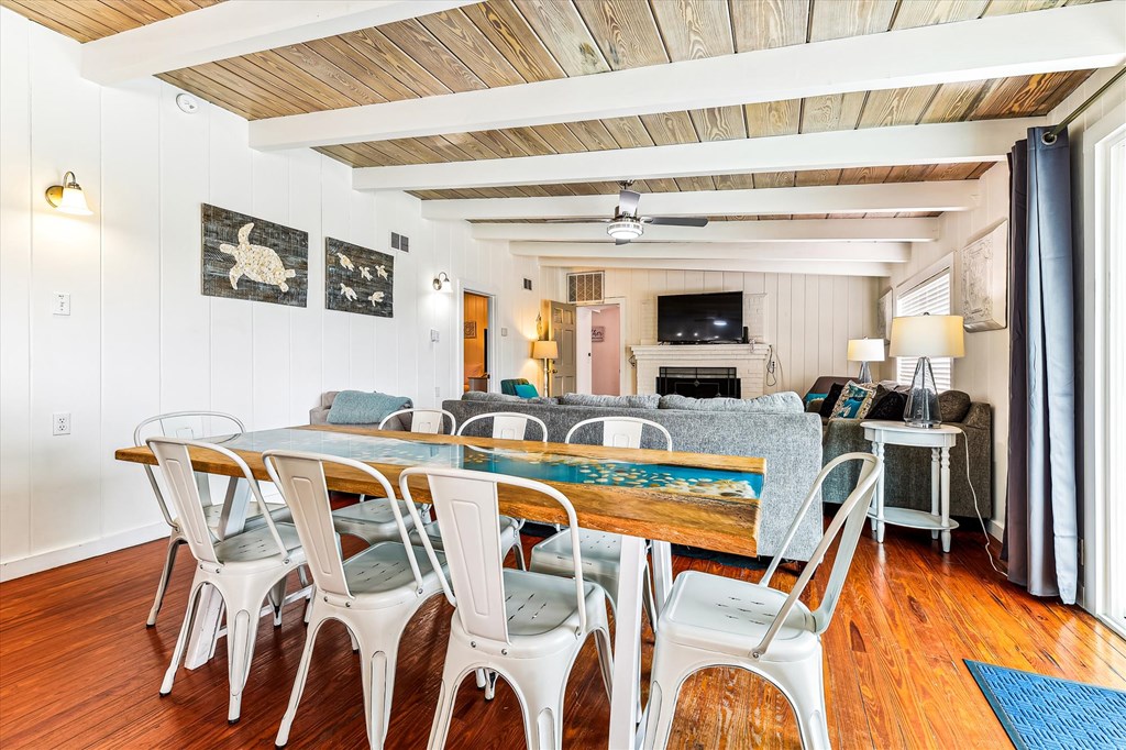 St. George Island, Florida, 32328, United States, 5 Bedrooms Bedrooms, ,4 BathroomsBathrooms,Residential,Active,2013134