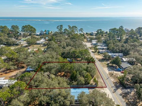 Photo of 139 Connecticut St, Lanark Village, FL 32323 (MLS # 325095)