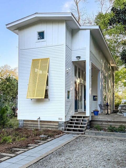 Photo of 174 1/2 Dr Frederick S Humphries St, Apalachicola, FL 32320 (MLS # 324450)