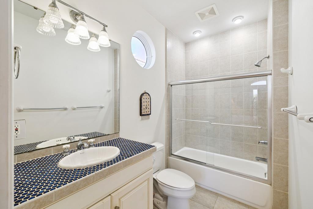 St. George Island, Florida, 32328, United States, 5 Bedrooms Bedrooms, ,6 BathroomsBathrooms,Residential,Active,1988915