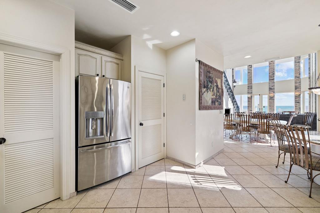 St. George Island, Florida, 32328, United States, 5 Bedrooms Bedrooms, ,6 BathroomsBathrooms,Residential,Active,1988915