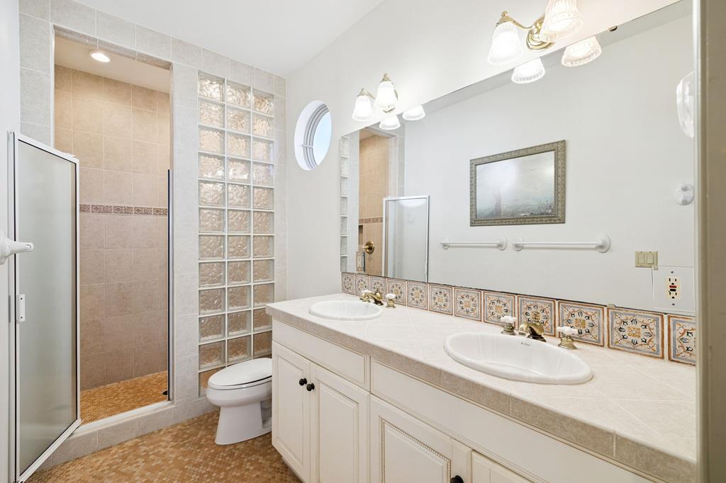 St. George Island, Florida, 32328, United States, 5 Bedrooms Bedrooms, ,6 BathroomsBathrooms,Residential,Active,1988915