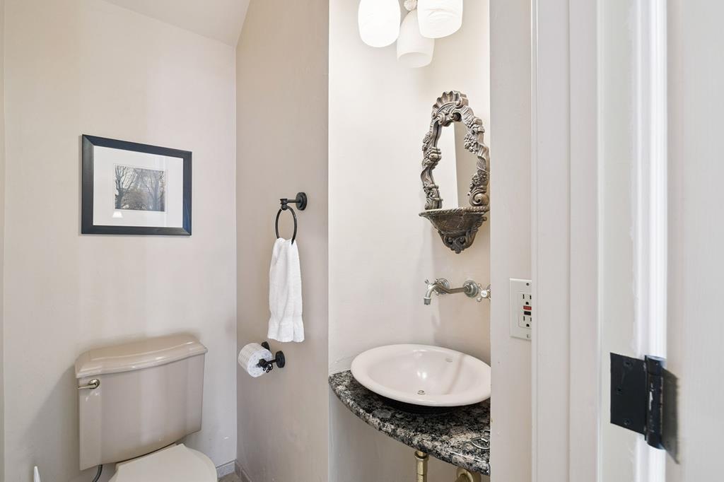 St. George Island, Florida, 32328, United States, 5 Bedrooms Bedrooms, ,6 BathroomsBathrooms,Residential,Active,1988915