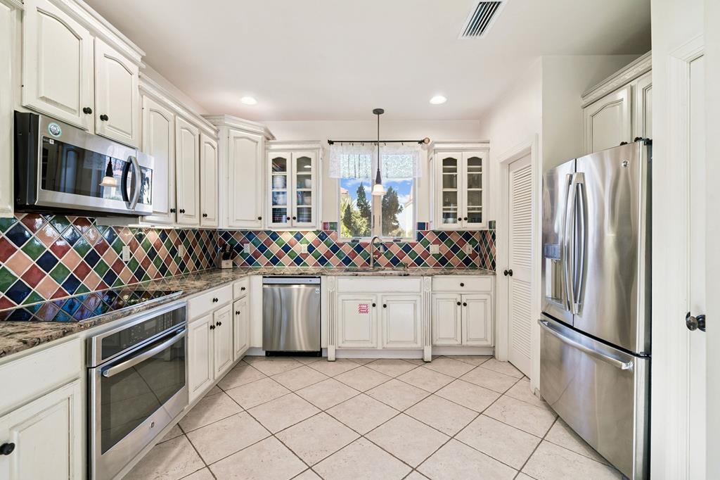 St. George Island, Florida, 32328, United States, 5 Bedrooms Bedrooms, ,6 BathroomsBathrooms,Residential,Active,1988915