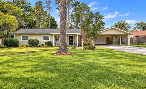 Photo of 2011 Long Ave, Port Saint Joe, FL 32456 (MLS # 326313)