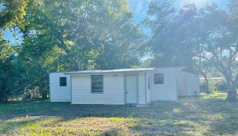 Photo of 1210 NE 1st St, Carrabelle, FL 32322 (MLS # 326265)