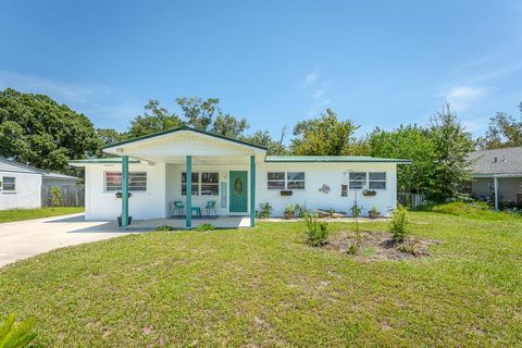 Photo of 1805 Garrison Ave, Port Saint Joe, FL 32456 (MLS # 323936)