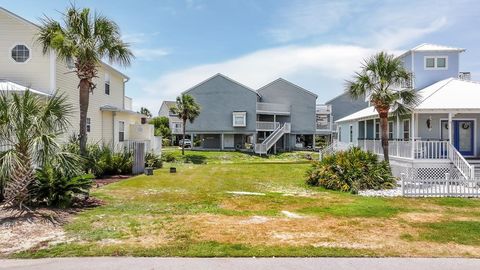 Photo of 113 Parkside Cir, Port Saint Joe, FL 32456 (MLS # 322757)